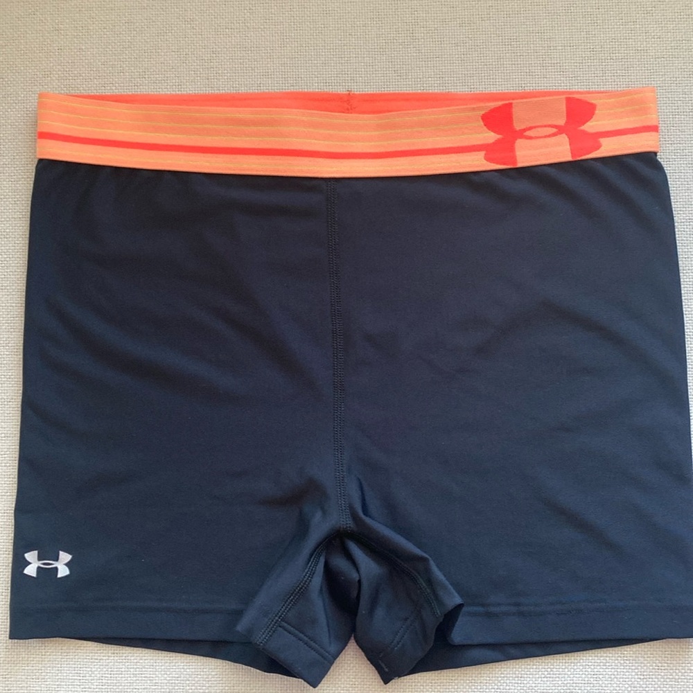 Under Armour Workout Heat Gear Compression Bootie Shorts Black Size Medium